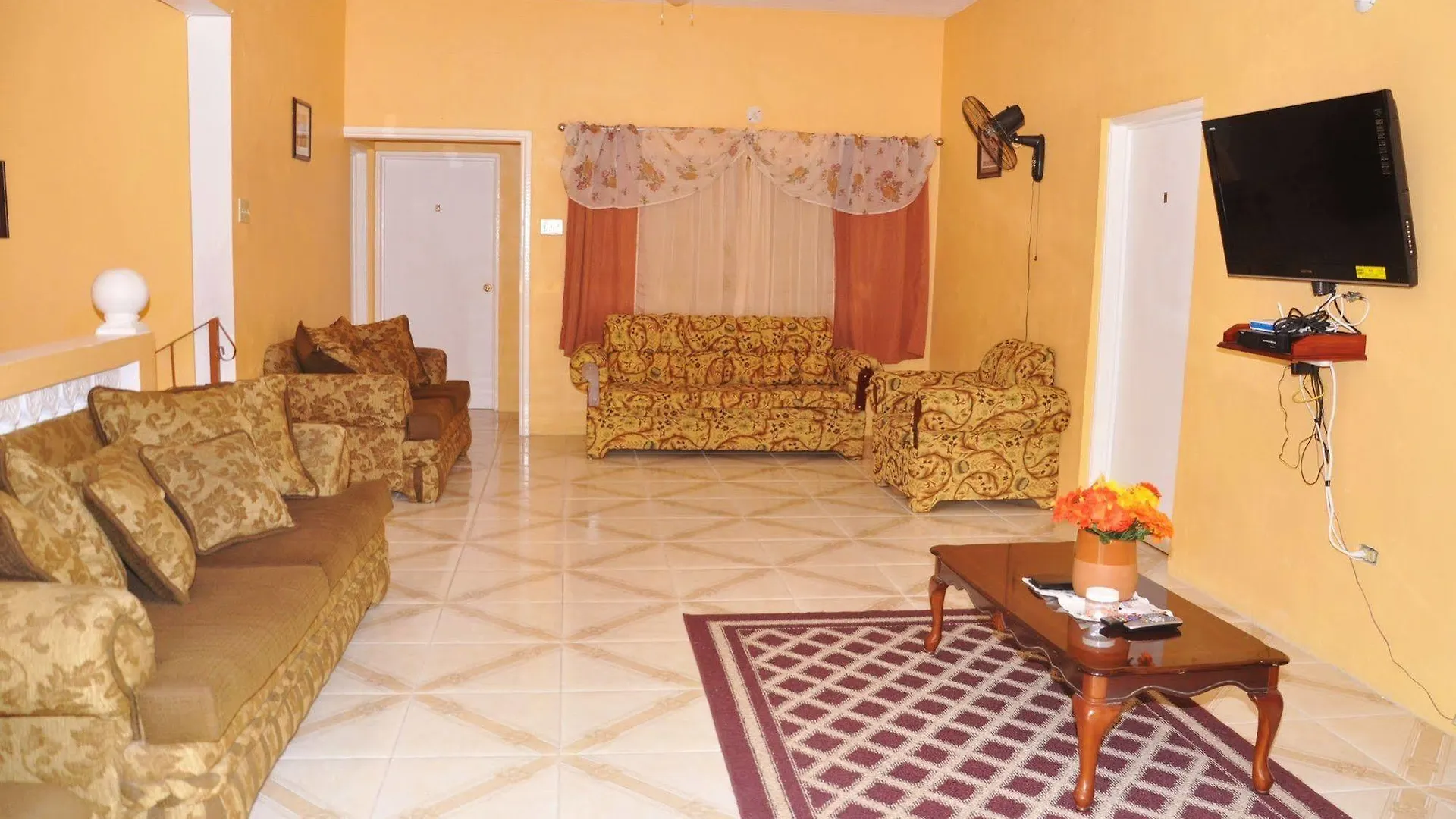 Mom'S Village Resort Runaway Bay 2*,  Jamajka