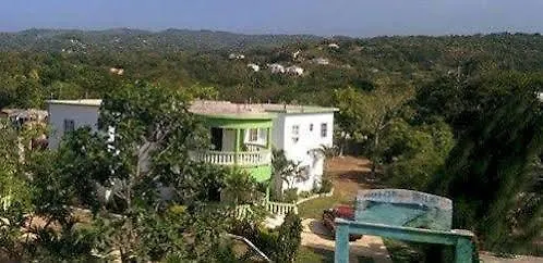 Mom'S Village Resort Runaway Bay Jamajka