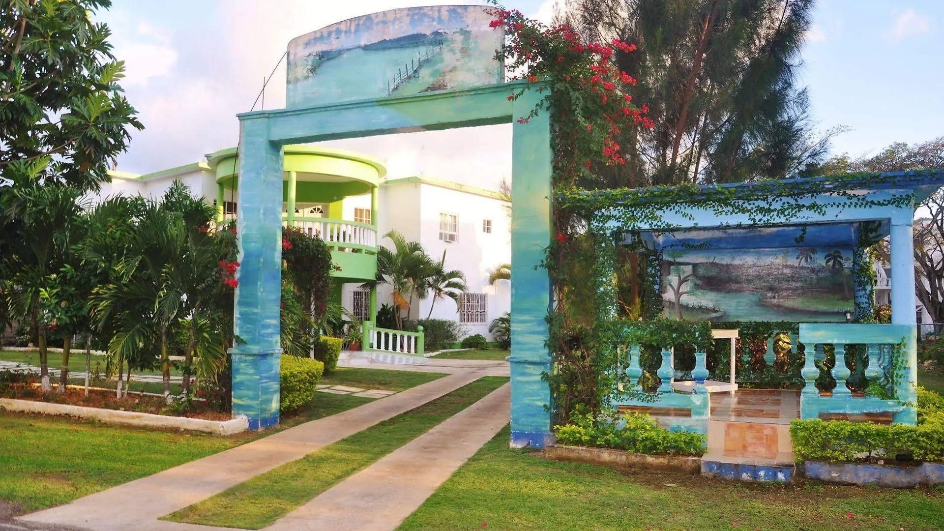 Mom'S Village Resort Runaway Bay