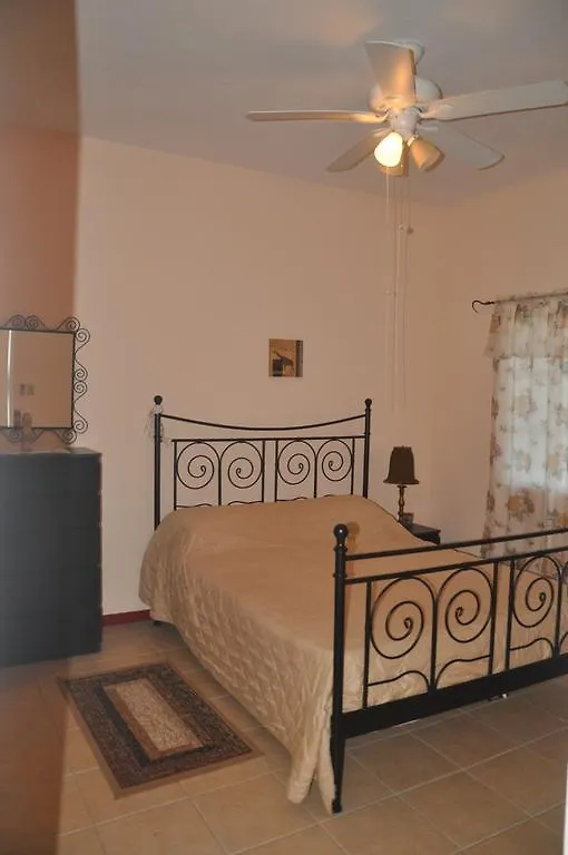 Mom'S Village Resort Runaway Bay Jamaica